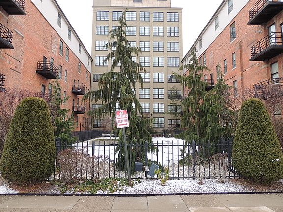 5th image of 6533 E Jefferson Ave APT 326
