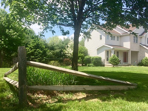 3rd image of 604 Deer Creek Ln