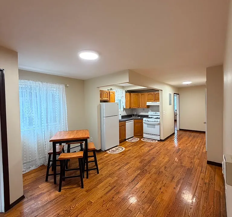 91 E 57th St #1