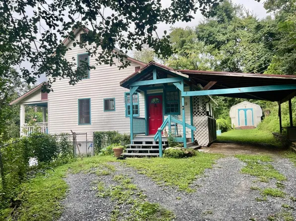 29 Regal Ave, Sylva, NC 28779