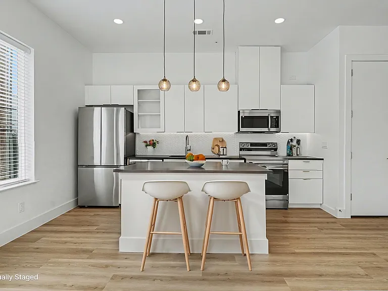 2217 N Fitzhugh Ave #203 — Photo 14