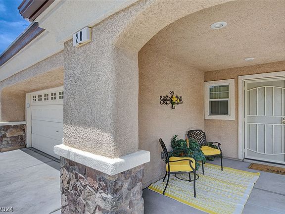 3rd image of 20 Pine Blossom Ave