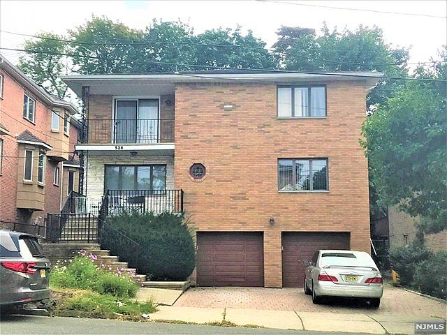 2nd image of 536 1st St Unit 1