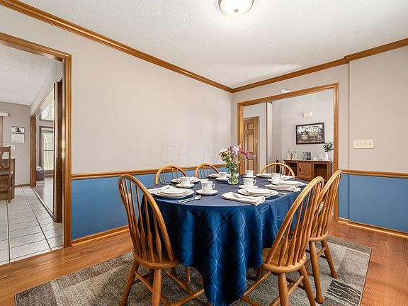 5th image of 323 Fallriver Dr