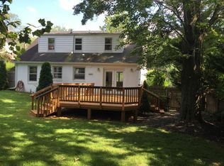 6115 Temple St, Bethesda, MD 20817