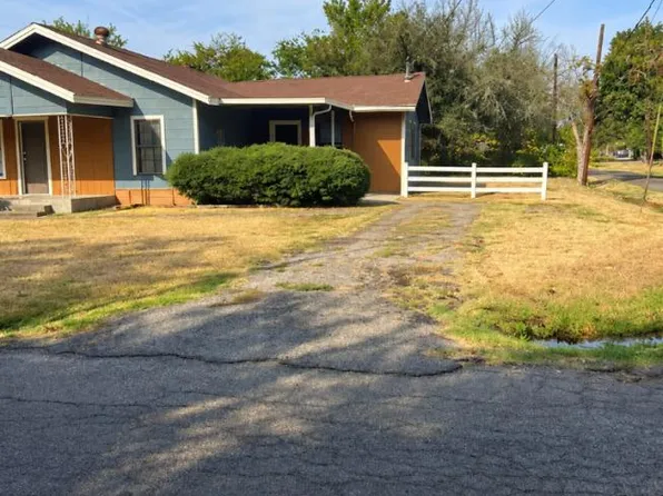 2001 Mangum St, Commerce, TX
