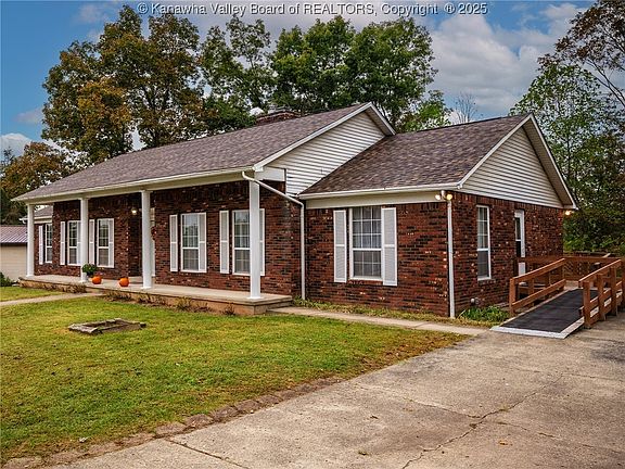 2nd image of 805 Grandview Dr