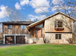 42 Crescent Ter, Bedford Hills, NY 10507