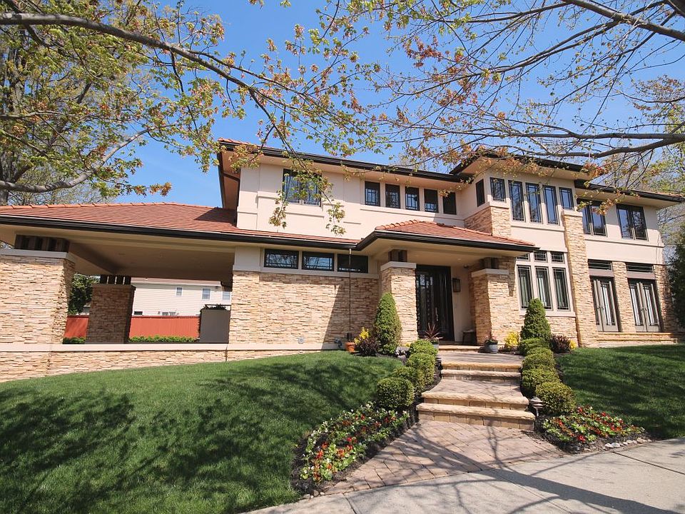1st image of 685 Lamont Ave