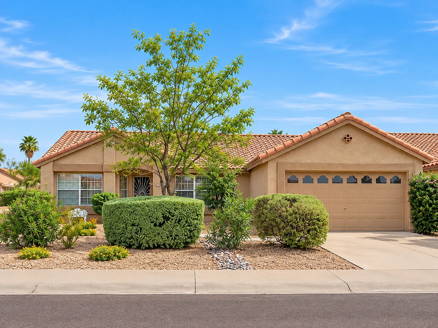 3 bed, 2012 sqft, $2,495 — Photo 1