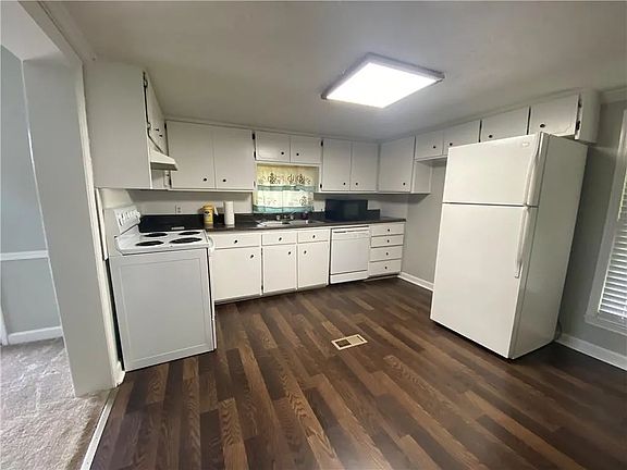 4th image of 1393 Edwards Mill Rd