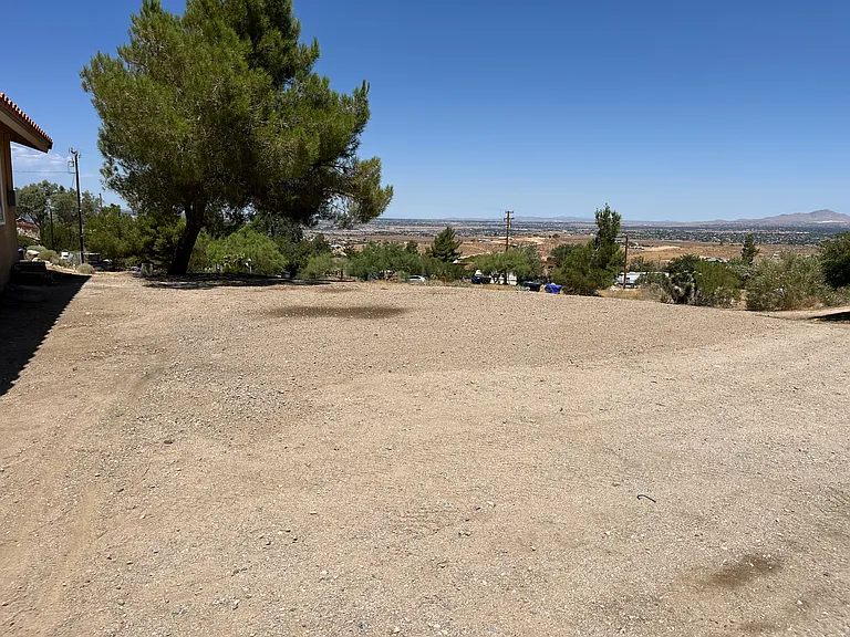 Buena Vista St — Photo 23