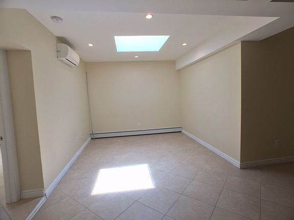 4th image of 2021 Steinway St #2L