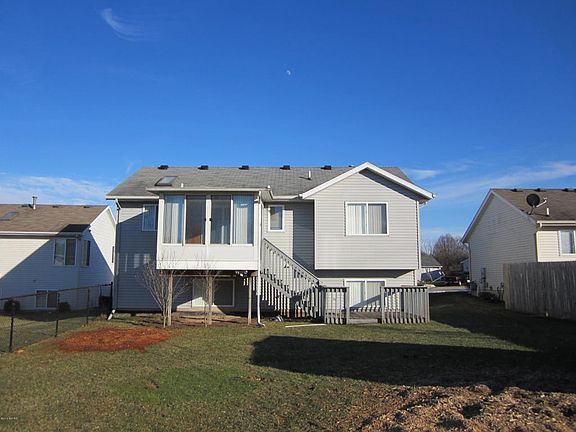 3rd image of 4677 Crosswinds Dr SE