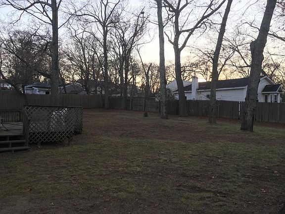 5th image of 50 Adirondack Dr