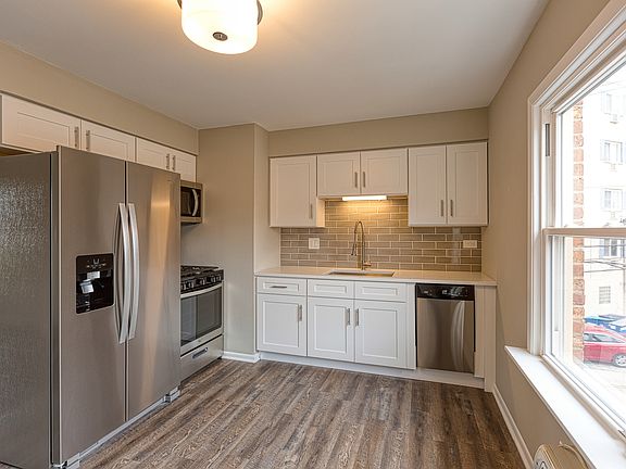 4th image of 5503 W Edmunds St #2C
