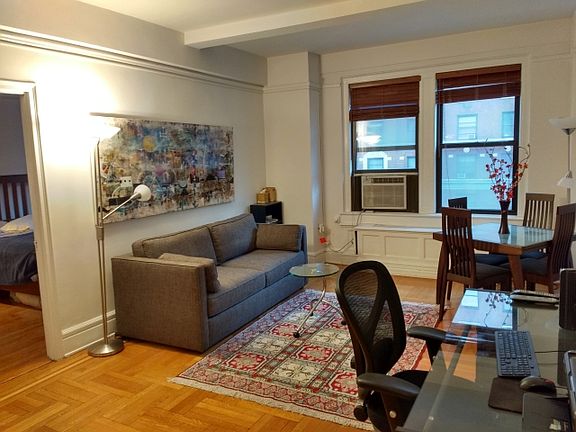 3rd image of 269 W 72nd St APT 4B