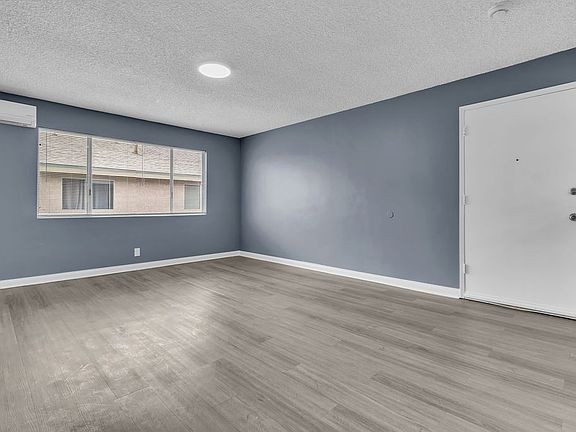 5th image of 141 S 7th St APT D