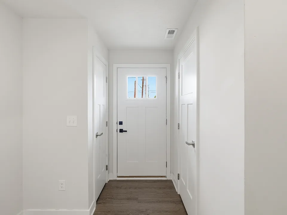 9 Wentworth Ln