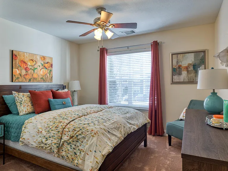 Smiths Landing Apartments — Photo 30