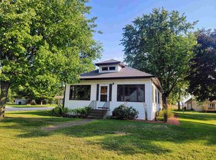 515 E Main St, Weyauwega, WI 54983