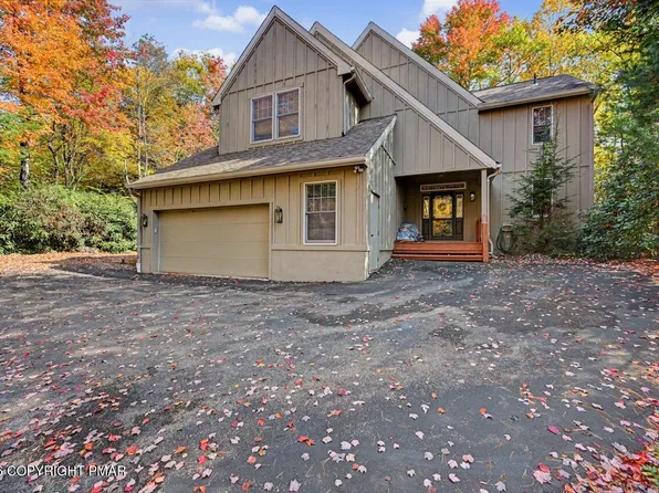127 Halfmoon Rd, Pocono Pines, PA 18350