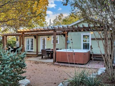 308 E Burbank St, Fredericksburg, TX, 78624