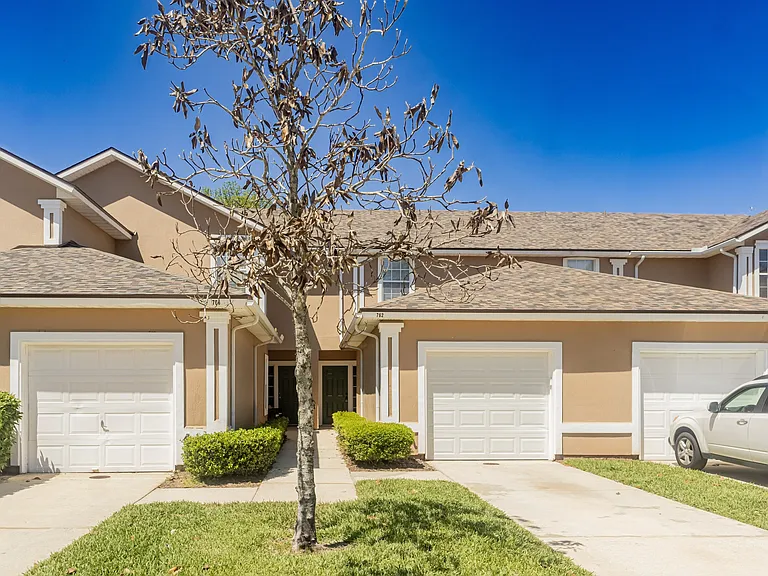 762 Scrub Jay Dr #1 — Photo 1