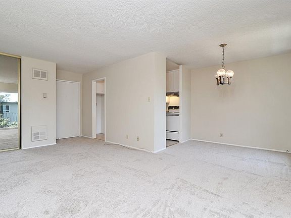 4th image of 818 N Delaware St APT 405