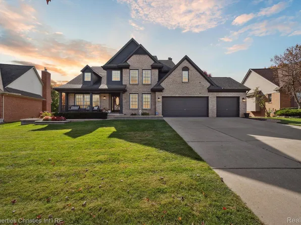 37617 Kingsburn Dr, Livonia, MI 48152