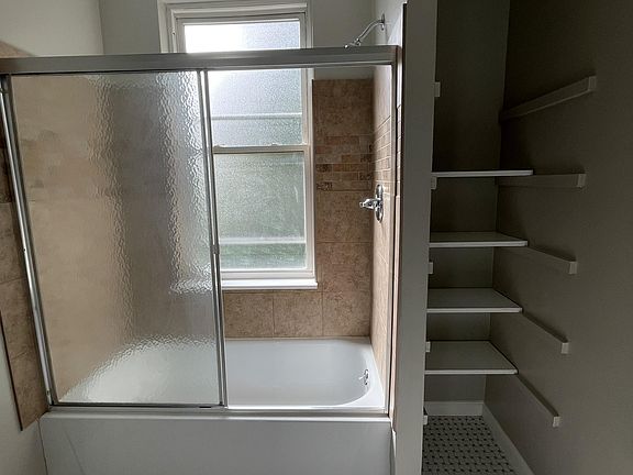 3rd image of 737 Burns St APT 6
