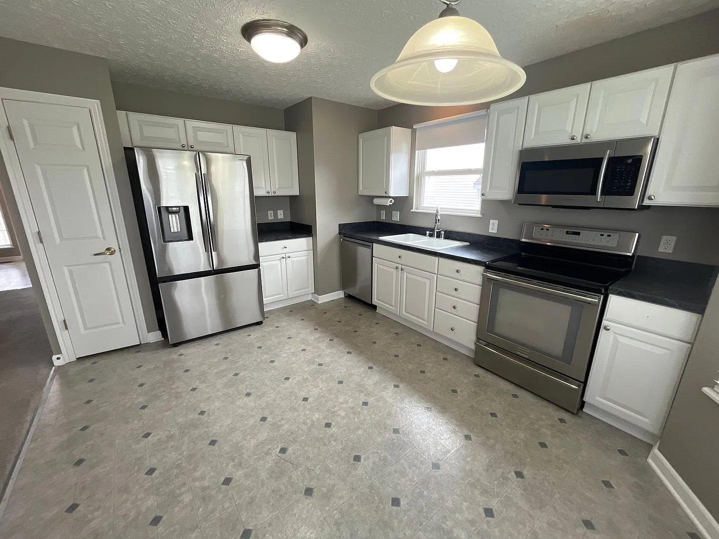 3 bedroom, 2 bathroom single story home in Pickerington — Photo 4