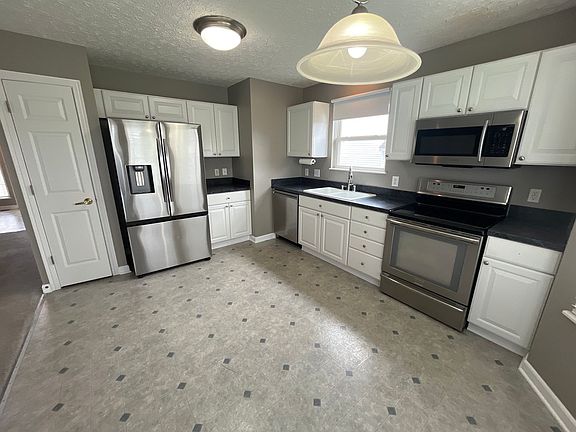 4th image of 435 Vanderbuilt St