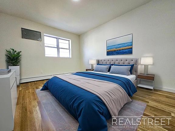 5th image of 181 Chauncey St #3