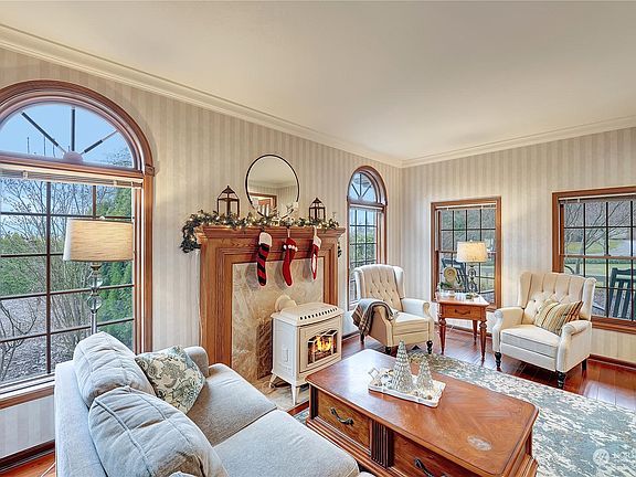 2nd image of 21331 Sherman Ln