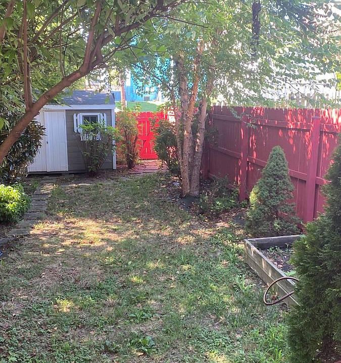 2nd image of 1328 Farragut St NW