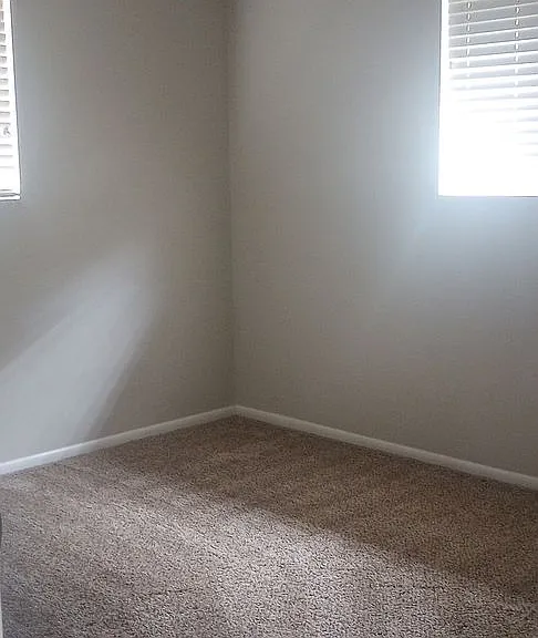 525 Oak St — Photo 12
