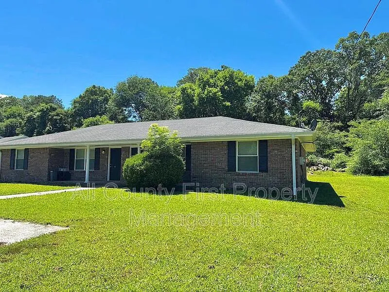 2 bed, 1.0 bath, 1000 sqft, $1,150 — Photo 1