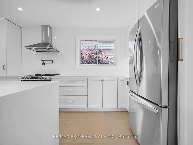 1481 Jefferson Rd — Photo 8