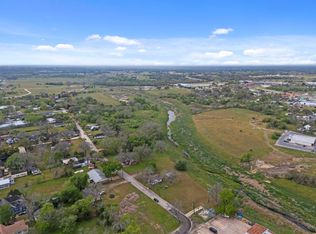 104 Kessler St, Hallettsville, TX 77964