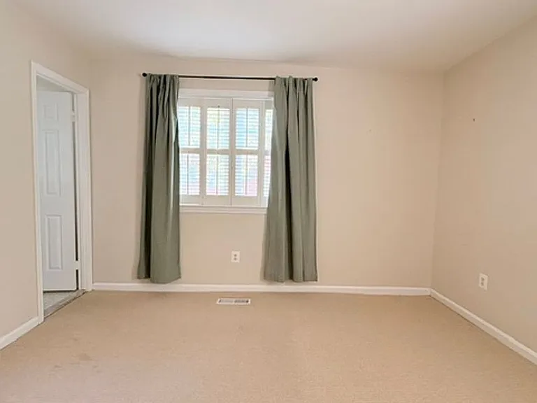 6718 Kenwood Forest Ln — Photo 16
