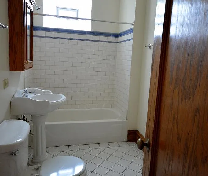 2116 W Berteau Ave #1 — Photo 11