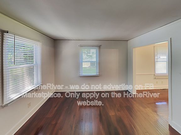 4th image of 1812 Oak St