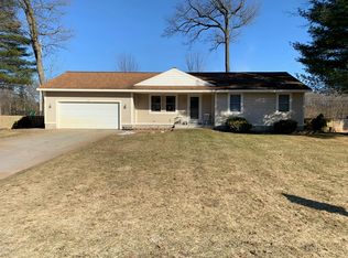 428 S Escanaba Ln, Muskegon, MI 49442