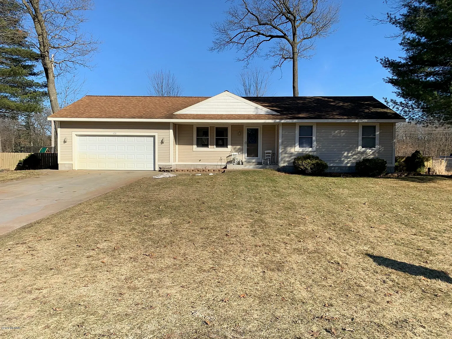 428 S Escanaba Ln photo 1