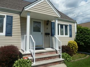 8 Long Hill Dr, Clifton, NJ 07013