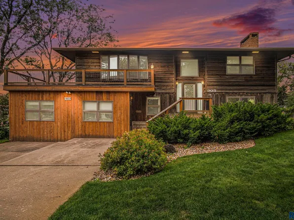 903 N Maplewood Dr, Madison, SD 57042