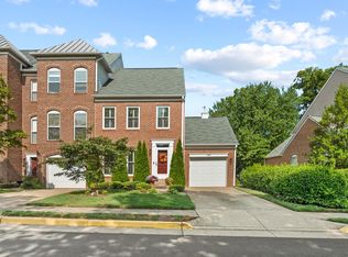 12083 Edgemere Cir, Reston, VA 20190