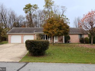 1631 Josephine Ann Dr, Lebanon, PA 17046
