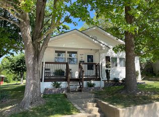 609 N Harris St, Willow Springs, MO 65793